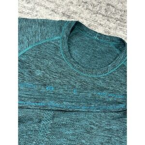 Lululemon Shirt Womens 2/4 Green Swiftly Tech Short Sleeve Seamless Running